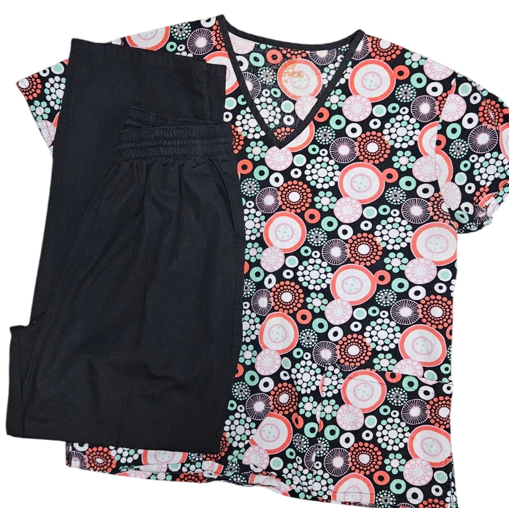 Circles scrub set